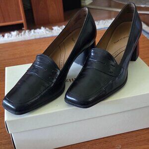 Women’s Naturalizer Loafers
